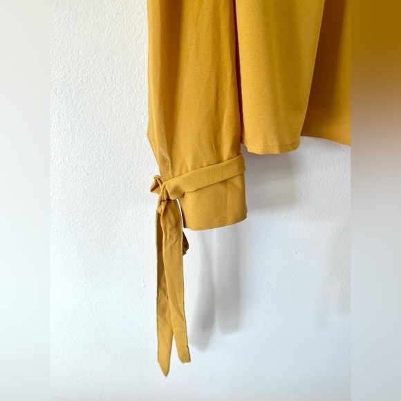 Paper Crane Mustard Yellow Cold Shoulder Long Sleeve Blouse Size Large - Picture 5 of 7